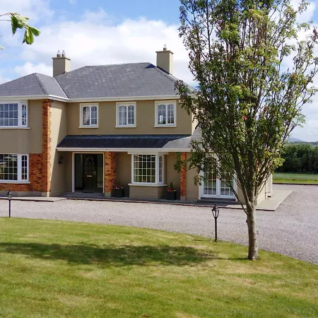 Kara Hem * Killarney